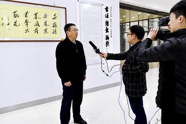 党委副书记张印接受省、市级媒体采访___.jpg