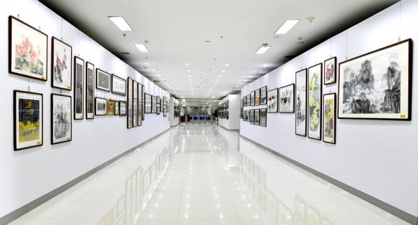 艺术作品展览大厅___.jpg